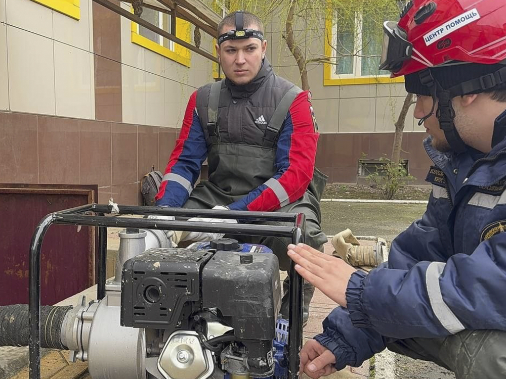 «Чистое Сердце» пожертвовал две мотопомпы для отвода воды